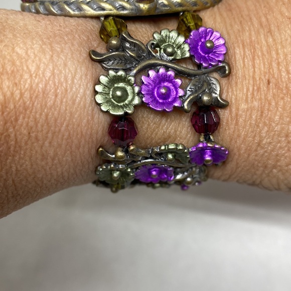 Beautiful Victorian revival stretch bracelet with floral motif - Picture 4 of 10